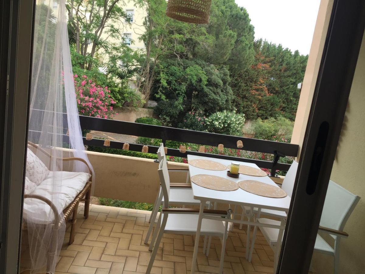 Studio Cabine,4 Personnes ,Renove,Au Calme,200 M De La Plage,Parking Prive Сет Экстерьер фото