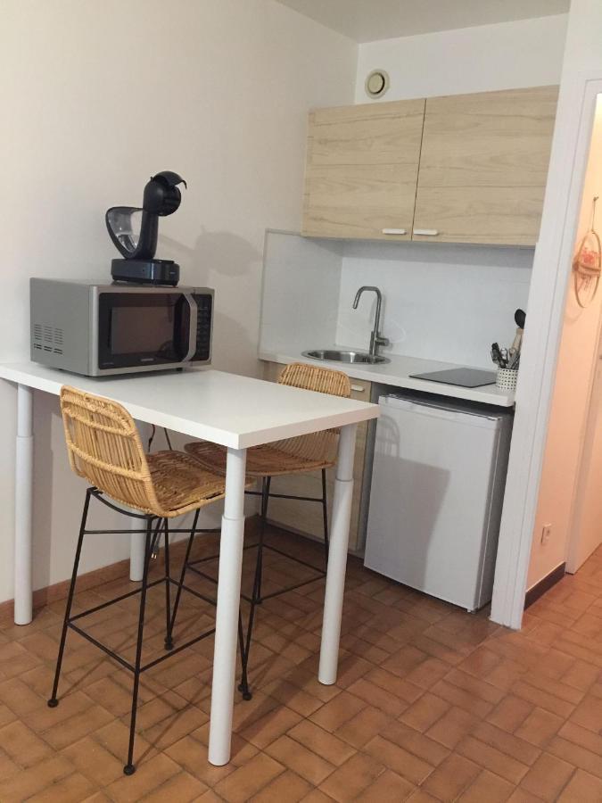 Studio Cabine,4 Personnes ,Renove,Au Calme,200 M De La Plage,Parking Prive Сет Экстерьер фото